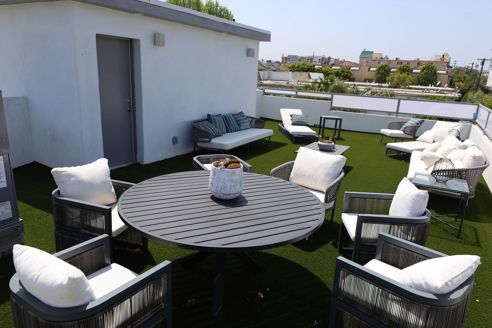 Building Photo - 10857 Morrison St