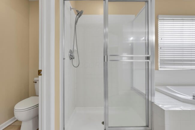 Building Photo - 3796 Village Club Dr