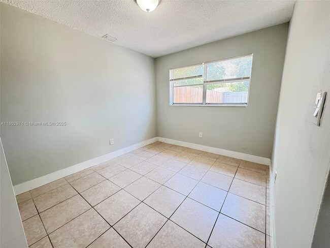 Building Photo - 5420 SW 38th St