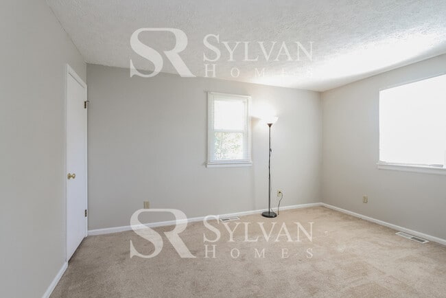 Building Photo - Fall in love with this 3BR, 2BA Home!