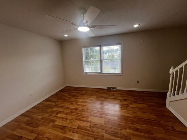 Building Photo - 846 Tremont St