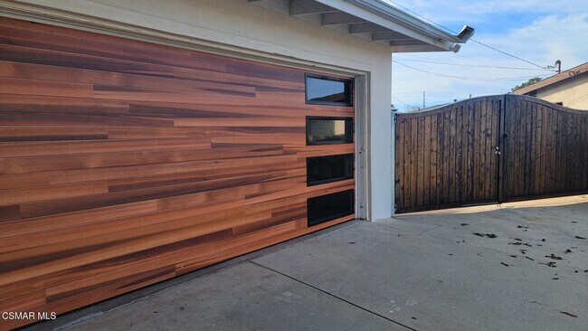 Building Photo - 1720 Elsinore Creek