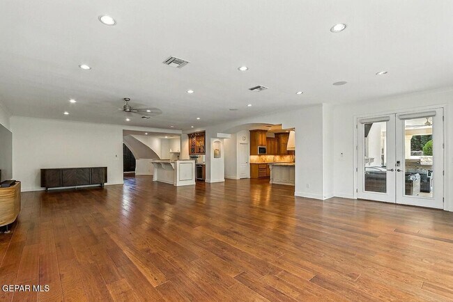Building Photo - 6528 Calle Placido Dr