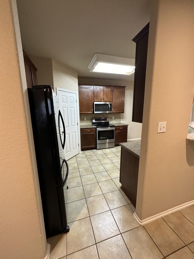 Building Photo - 2616 Gallant Fox Dr