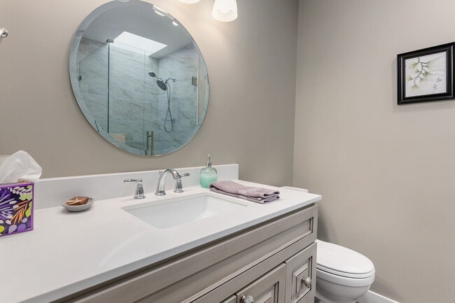 Building Photo - 3000 Azahar St