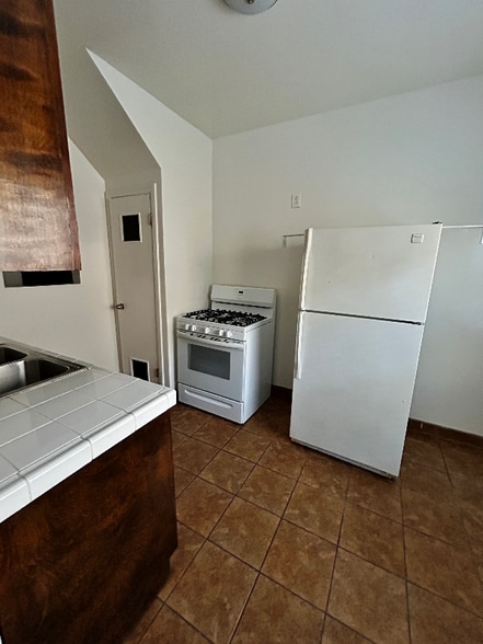 Building Photo - 7964 Fountain Ave