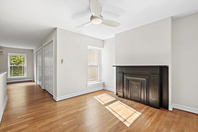 Building Photo - 211 14TH St