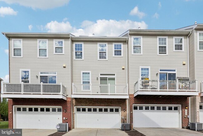 Building Photo - 1613 Wesbourne Dr