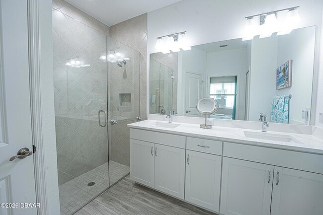 Building Photo - 375 Latitude Dr