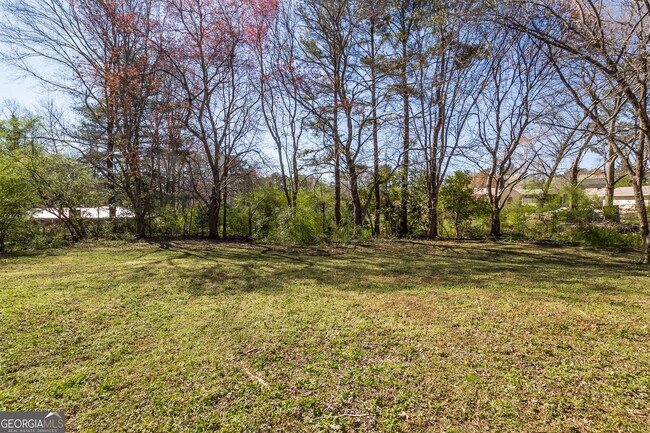 Building Photo - 6471 Chickasaw Dr