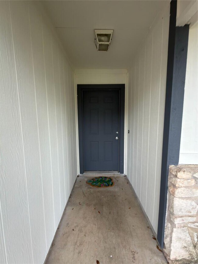 Building Photo - 5601 Porsche Ln