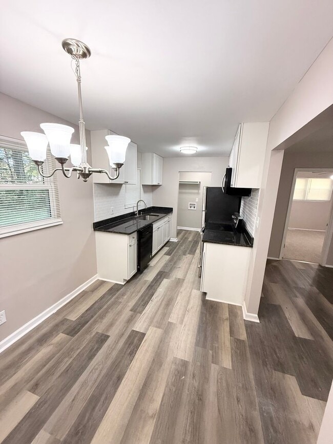 Building Photo - Charming Renovated Ranch Home for Rent!