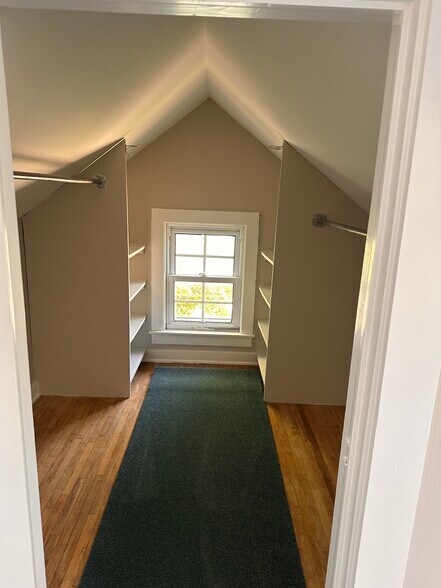 Walk in closet Primary suite - 129 Charlotte Ave