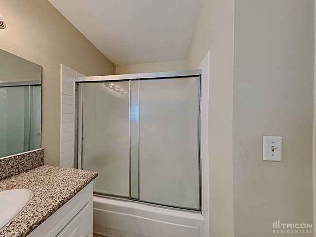Building Photo - 2343 Lone Pine Dr