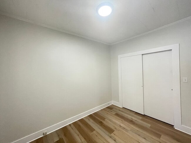 Building Photo - 71 6th St