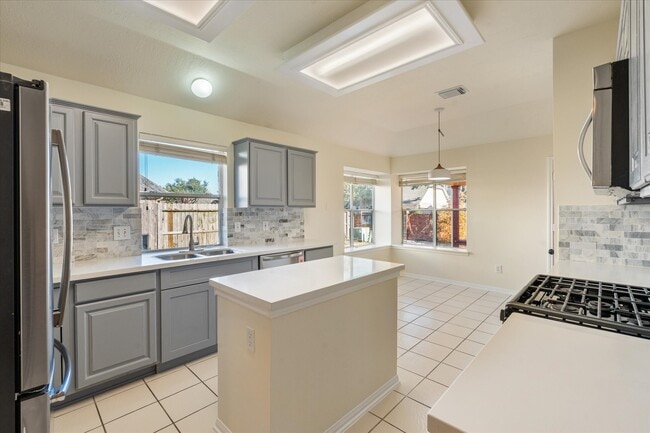 Building Photo - 2618 Oxhill Ct