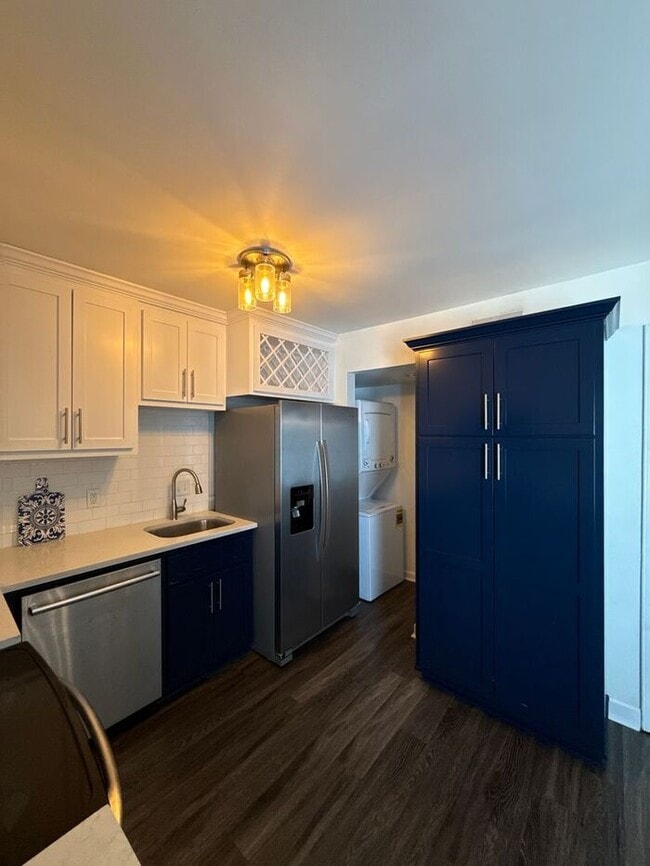 Building Photo - T.R. Lawing Realty Property