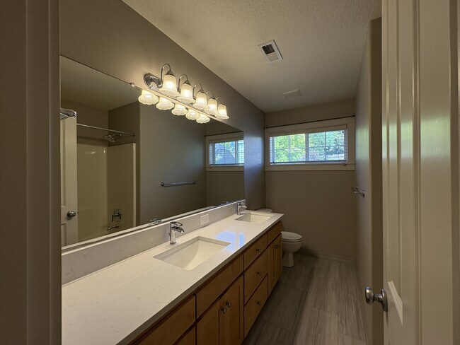 Building Photo - 10630 SW Kable St