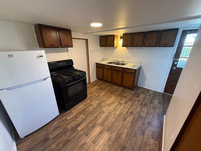 Building Photo - Blackman Unit 1