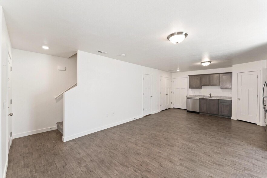 Building Photo - 14861 S Marble Rock Way