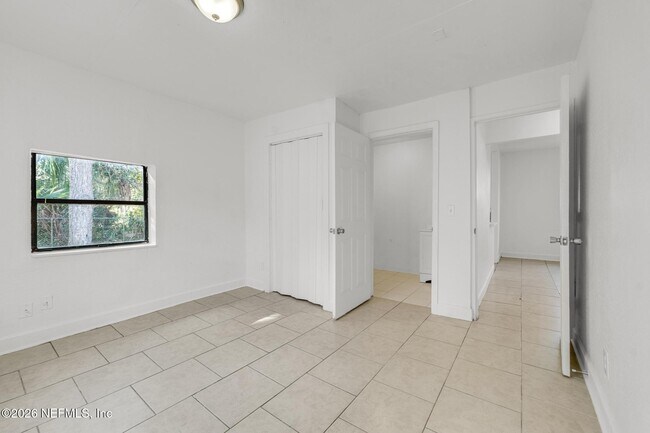 Building Photo - 1830 W 27th St