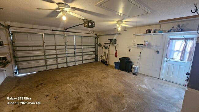 Building Photo - Charming 3 Bedroom, 2 Bath, 2 Car Garage H...