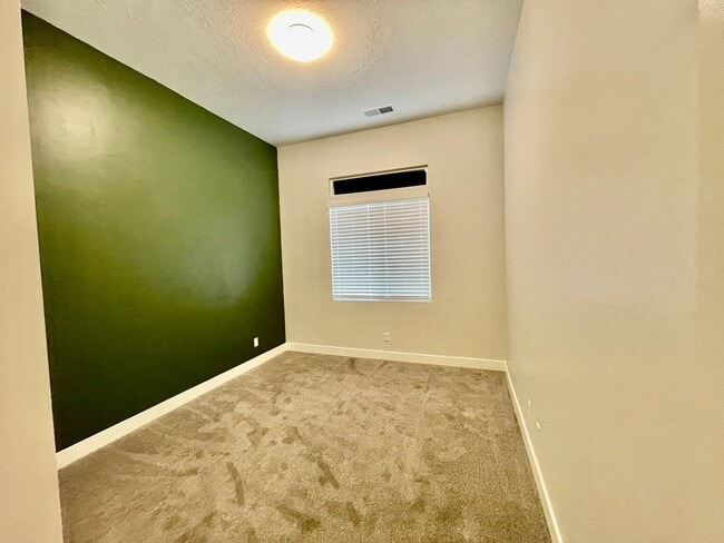 Building Photo - Lovely Four-Bedroom in Ivins with 3-Car Garage and Small RV parking Has Lots of Upgrades