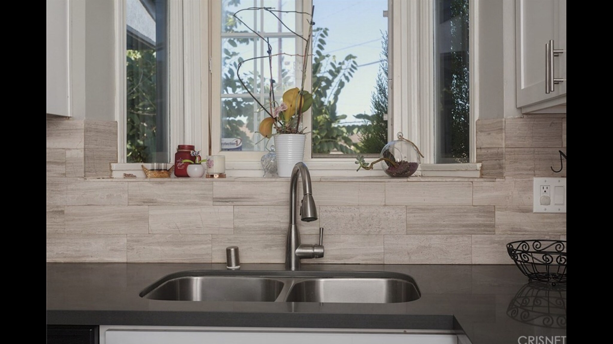 Building Photo - 7344 Topeka Dr