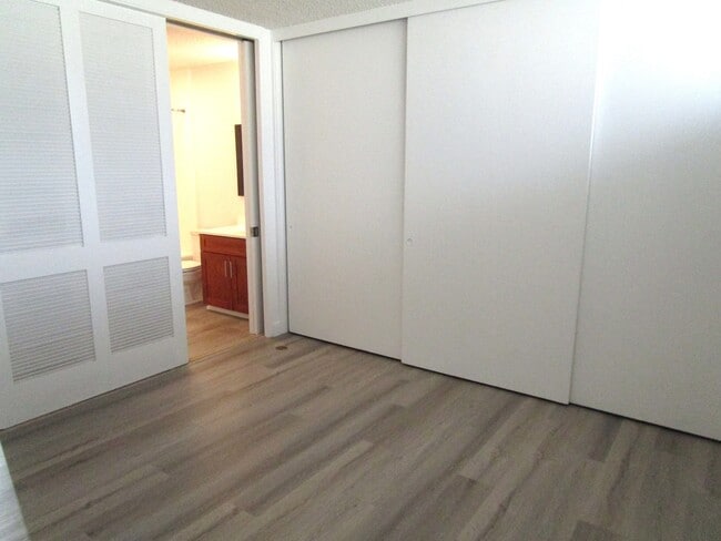 Building Photo - 1556 Piikoi St