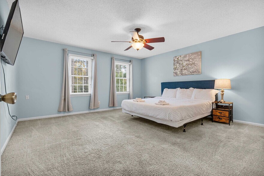 Building Photo - 2205 Cardington Dr