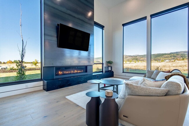 Primary Photo - 779 Lucia Ln