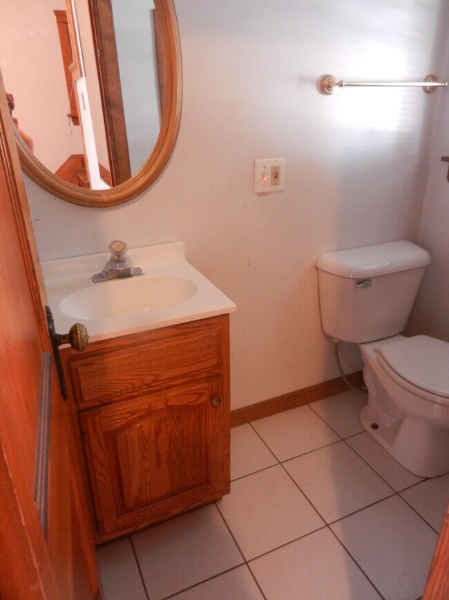 entryway powder room - 818 N 11th Ave
