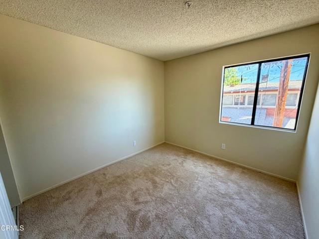 Building Photo - 1425 Bank St