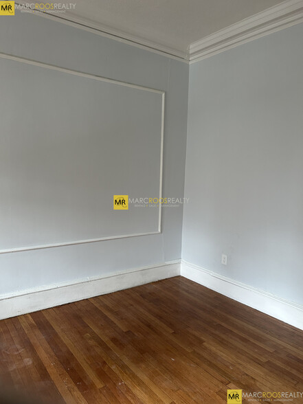 Building Photo - 406 Beacon St