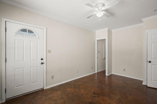 Building Photo - 5103 Orleans Ct