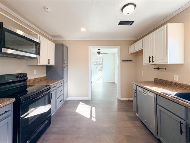 Building Photo - 316 S Watson St