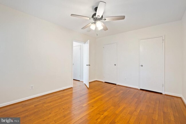 Building Photo - 4822 Chevy Chase Dr