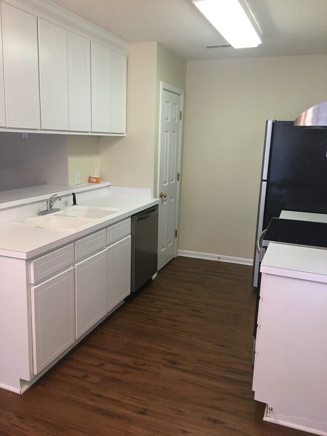 Kitchen 2 - 1225 Centipede Dr