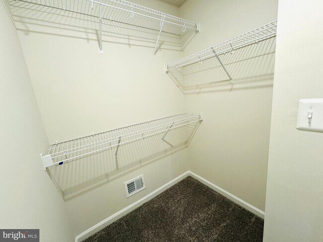 Building Photo - 12 BROOKFIELD Mews