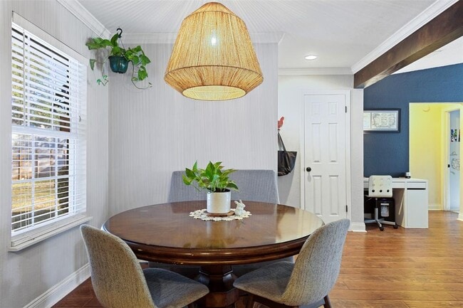 Building Photo - 3909 Holt Dr