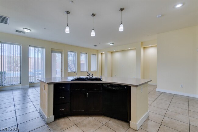 Building Photo - 228 Frapuccino Ave