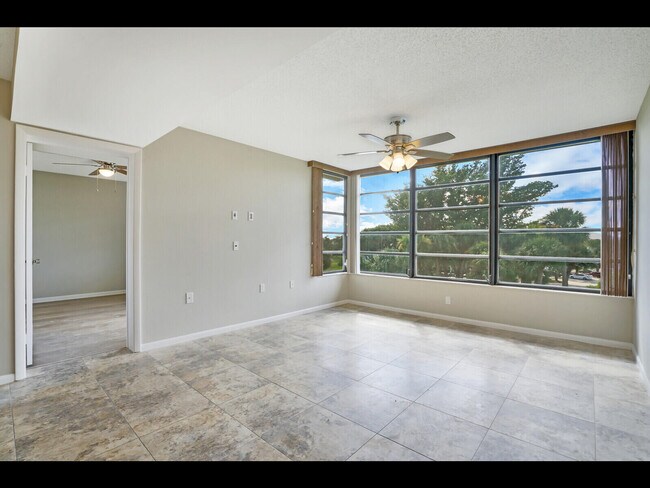 Building Photo - 3636 Whitehall Dr