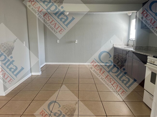 Building Photo - Take the Key!!!