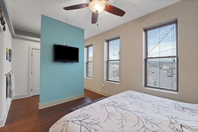 Building Photo - 334 Broad St