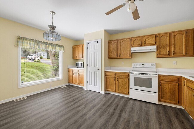 Building Photo - 5608 Chatmoss Rd