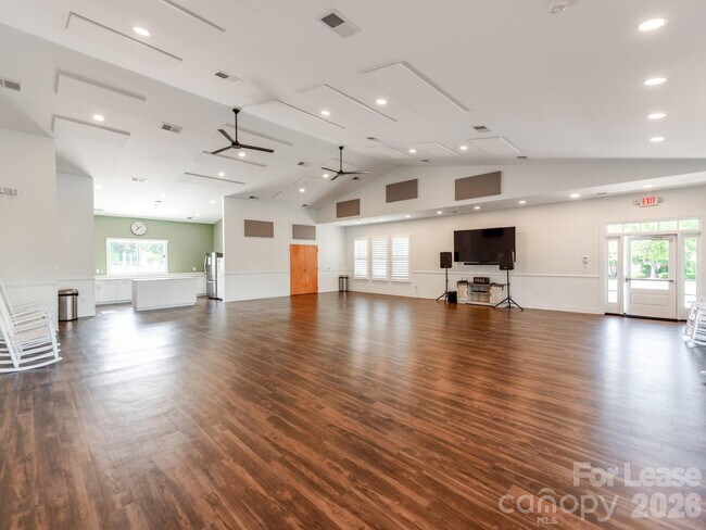 Building Photo - 533 Montgrove Pl NW