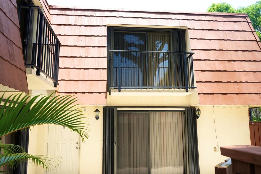 Building Photo - 627 Buttonwood Ln