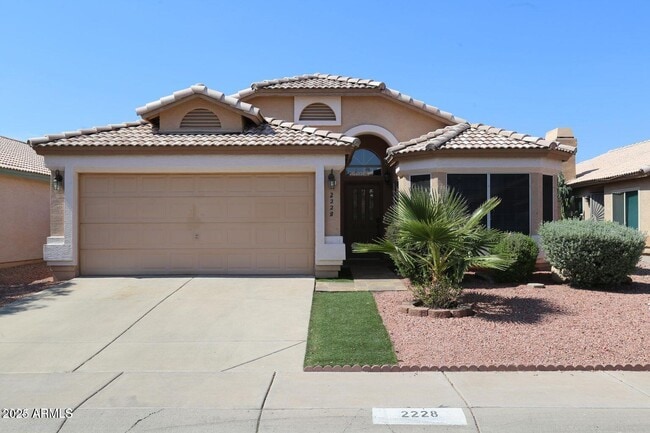 Building Photo - 2228 E Aire Libre Ave