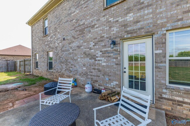 Building Photo - 214 Briar Crest Rd
