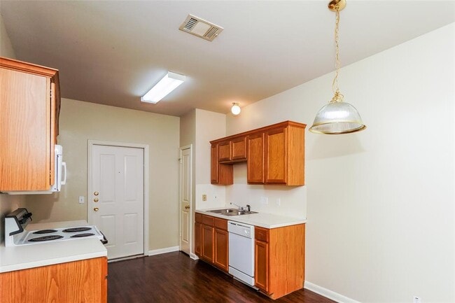 Building Photo - 2403 Curry Loop